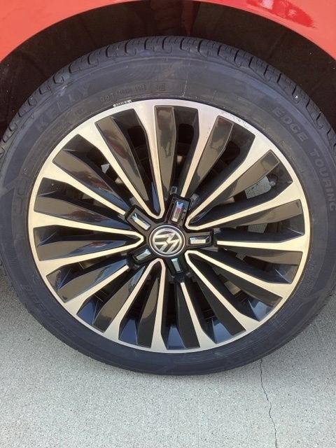 2022 Volkswagen Passat 2.0T Limited Edition