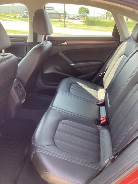 2022 Volkswagen Passat 2.0T Limited Edition